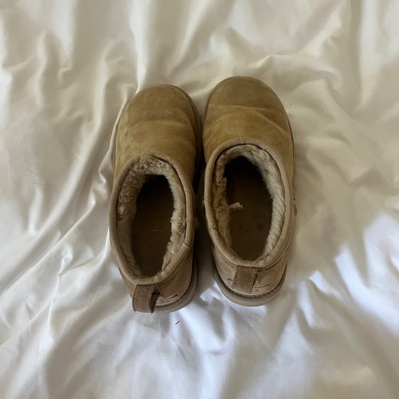 Mini uggs - Picture 2 of 2